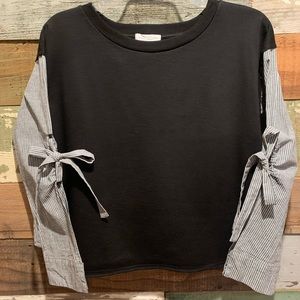 Top:  It’s all about those sleeves!  😉